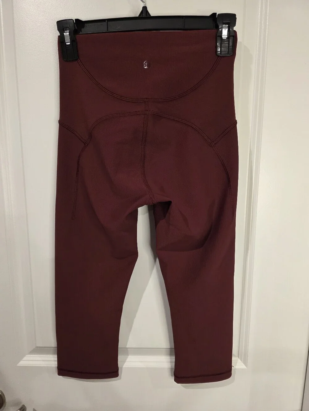 Lululemon Ribbed Contoured High Rise Crop
